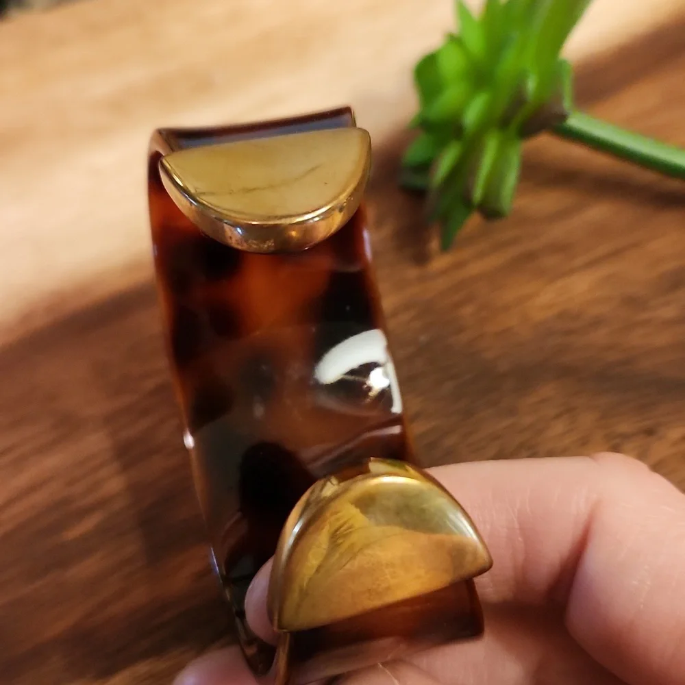 🚦3for$15🚦Vintage Faux Tortoise Shell and Gold Animal Print Cuff Bracelet